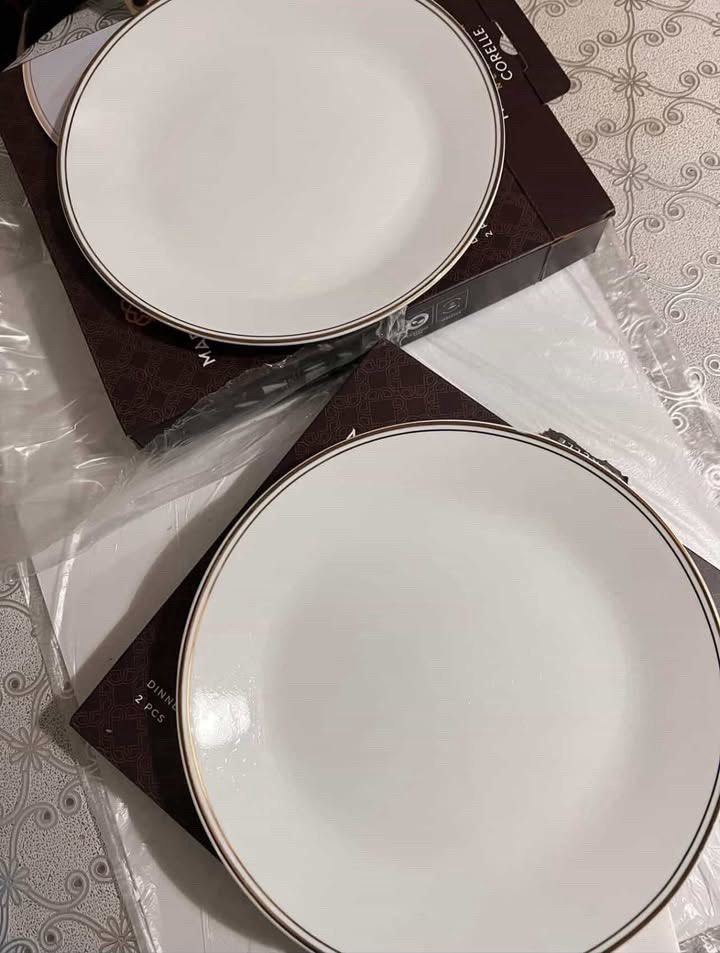 Corelle plate (Category: Dinnerware & Cutlery) located in Dagupan City. Submitted by nathani3l (Listing ID 1424993771, Image 2). Description: Never been use For sale 2800 (2pcs in 1 box) negotiable Loc: pangasinan.
