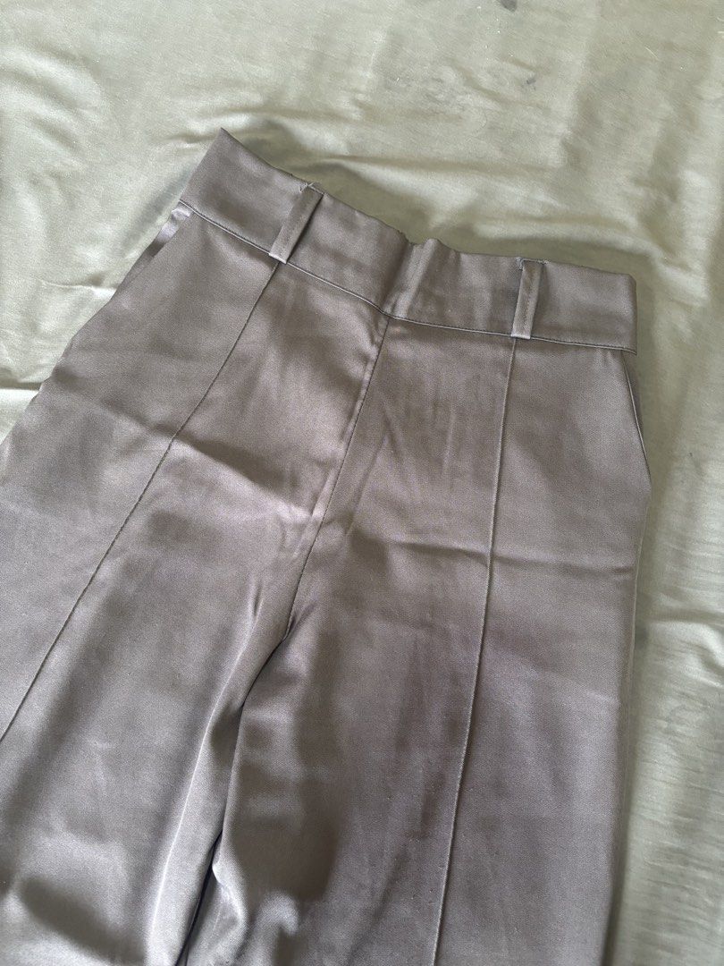 Dark Gray Wide Leg Trouser / Pants (Category: Other Bottoms) located in Manila. Submitted by vintage.maem (Listing ID 1424905239, Image 1). Description: - Lightly used with minimal rubs (see photo for reference) barely noticeable l - Fits S-Semi Large.