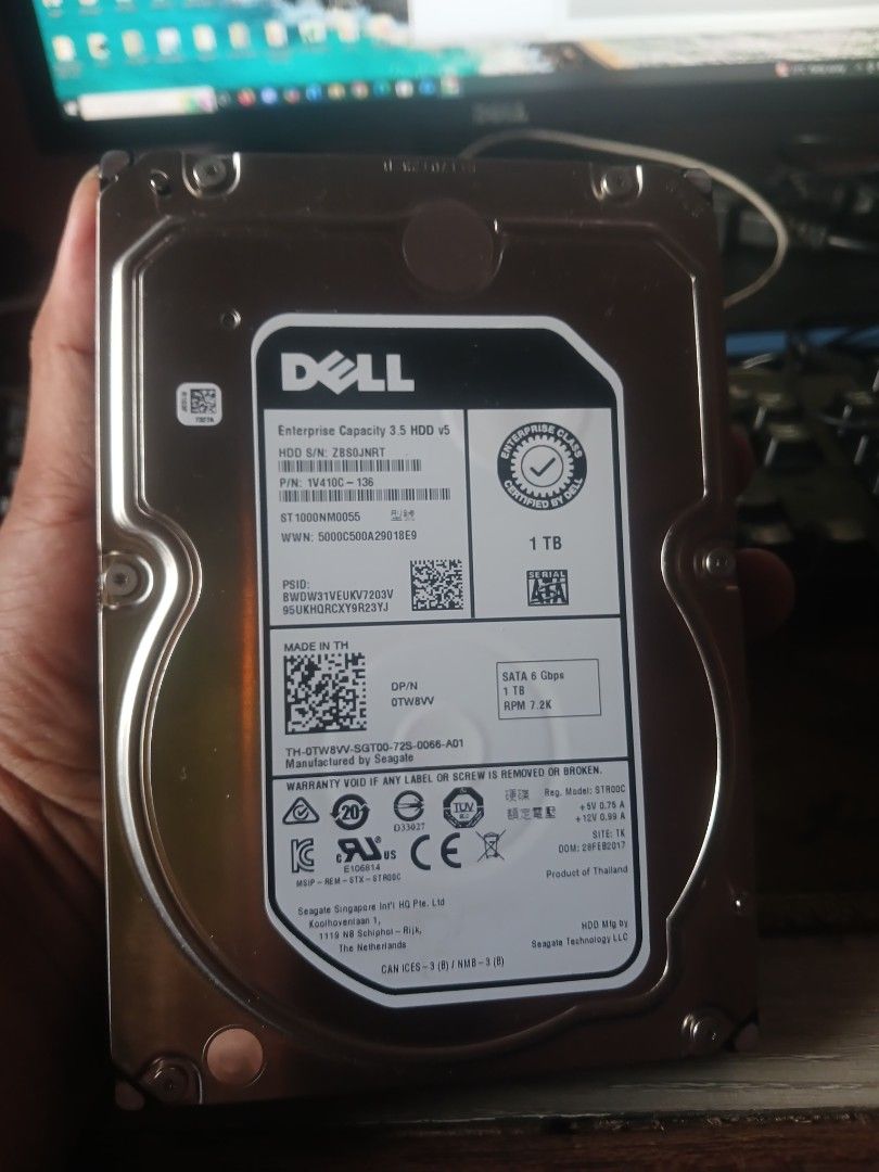 Dell 1TB Enterprise Capacity 2.5 HDD (Category: Hard Disks & Thumbdrives) located in Pasig City. Submitted by tephen1 (Listing ID 1424909561, Image 1). Description: dell 1TB.