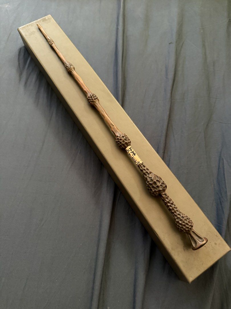 Dumbledore Elder Wand Universal Studios Japan (Category: Western Merchandise) located in Quezon City. Submitted by matthewbarcelona (Listing ID 1424963626, Image 3). Description: Harry Potter Dumbledore Elder Wand Bought from Universal Studios Japan Complete peripherals.