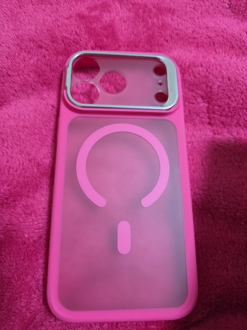 ESR Hybrid Magnetic Case (Category: Cases & Sleeves) located in Mandaluyong City. Submitted by notsotechy2024 (Listing ID 1425056293, Image 2). Description: ESR Magnetic Case Iphone 17 Pro Max lightly used no dents or any scratches used a few times. .