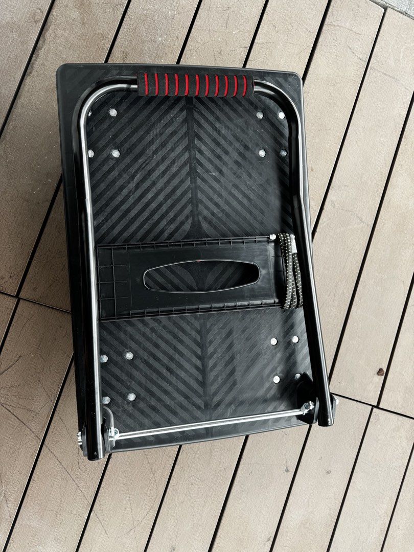 Foldable Trolley (Category: Everything Else) located in Singapore. Submitted by nssooi (Listing ID 1424955893, Image 2). Description: Like new sturdy , easy to move around - push / pull. .
