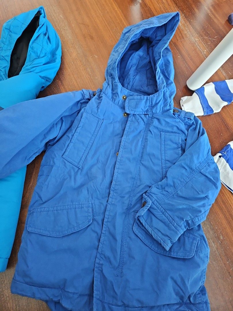 Gap jacket (Category: Babies & Kids Fashion) located in Singapore. Submitted by junlov12345 (Listing ID 1424902892, Image 1). Description: lovely bright blue jacket very comfortable with hardy zips and buttons .