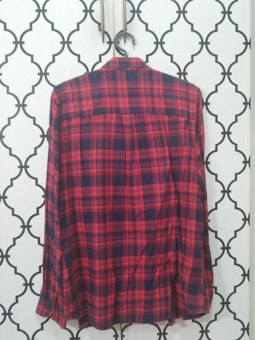 George Red Plaid Shirt XXL (Category: Coats, Jackets and Outerwear) located in Las Pinas. Submitted by 940605b57b03328f9efb8c1333931a (Listing ID 1424952949, Image 2). Description: Red and navy plaid long-sleeved shirt from George. - button-down front with collar for casual wear or layering - comfortable fabric.