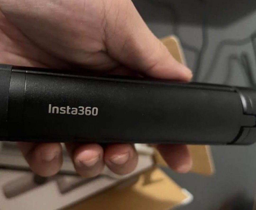 Intaflow 360 gimbal (Category: Other Gadgets) located in Valenzuela. Submitted by flzoneeee (Listing ID 1424899133, Image 3). Description: Compatibility Phone size 6.9-10mm (0.3-0.4in) x 64-84mm (2.5-3.3in), Phone weight: 130-300g (4.6-10.6 oz) Dimension Folded: 79.6x162.1x36mm (3.1x6.4x1.4in), Unfolded: 73.6x269.4x69.9mm (2.9x10.6x2.8in); Built-in Selfie Stick: 215mm (8.5in); Built-in Tripod: Extended Length: 80mm (3.1in), Extended Diameter: 187