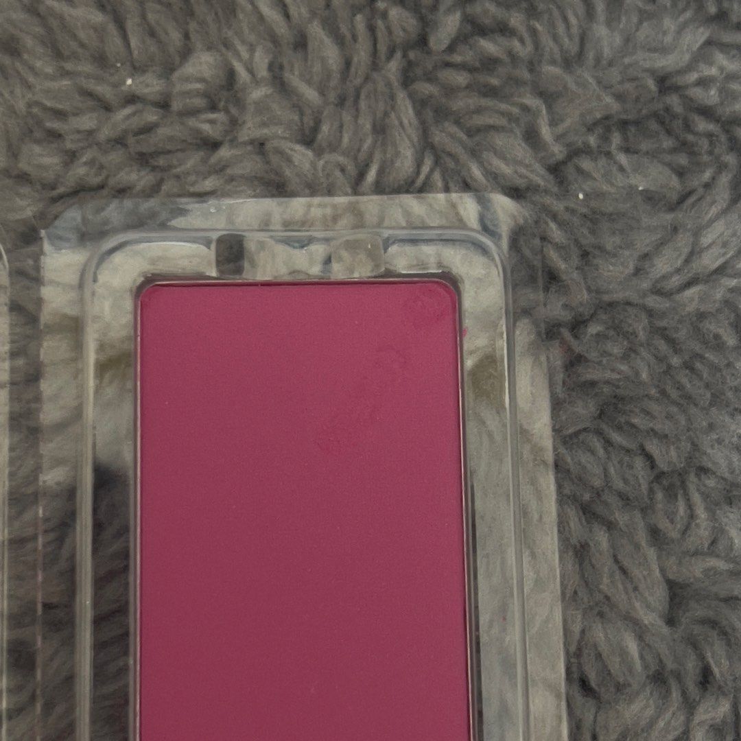 Issy Powder Blush Insert - Nasty (Category: Makeup) located in Marikina City. Submitted by nadscutie (Listing ID 1425039558, Image 2). Description: brand new i scraped it a little while trying to remove the pan from the case.