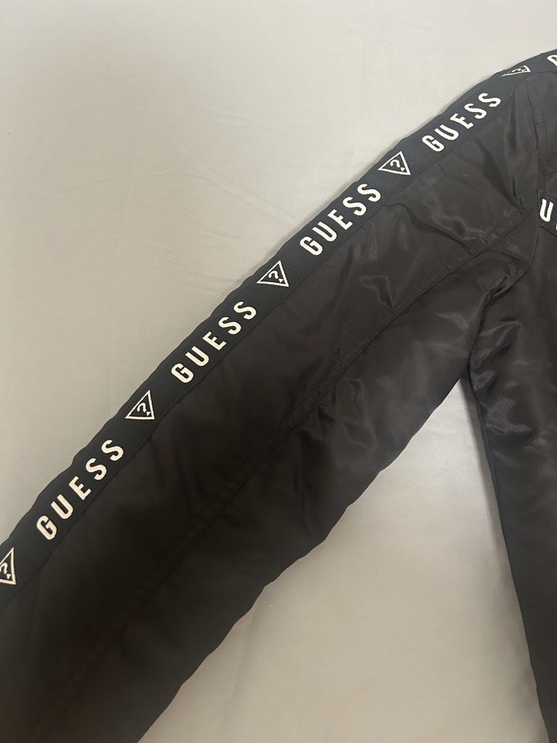 Jacket (Category: Coats, Jackets and Outerwear) located in Singapore. Submitted by lily_aaa88 (Listing ID 1424988522, Image 3). Description: I bought it in the United States and only wore it once or twice. It is well preserved. 95 new.