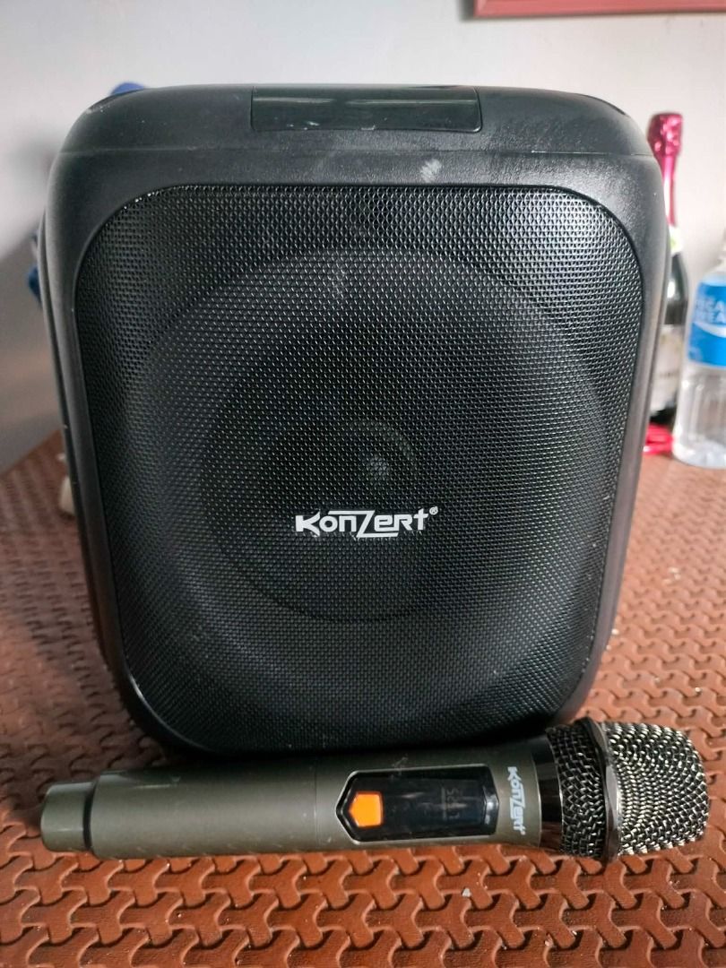 Konzert bulilit uno (Category: Soundbars, Speakers & Amplifiers) located in Caloocan City. Submitted by keenfire-c359ba (Listing ID 1424958104, Image 2). Description: Mic Charger Unit nawala na yung remote.