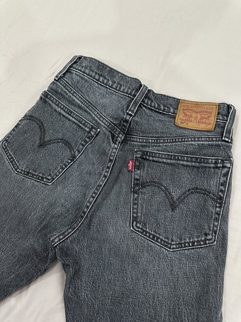 Levi's 501 Skinny Jeans (Category: Jeans) located in Tarlac. Submitted by melabagan (Listing ID 1424937638, Image 1). Description: Original Levi’s 501 skinny. Pepper Warm/Gray denim. Bought in Levi’s store I think 10 years ago. Still in good condition. No flaws. Size 24 RFS: It doesn’t fit me anymore. Masikip na. .