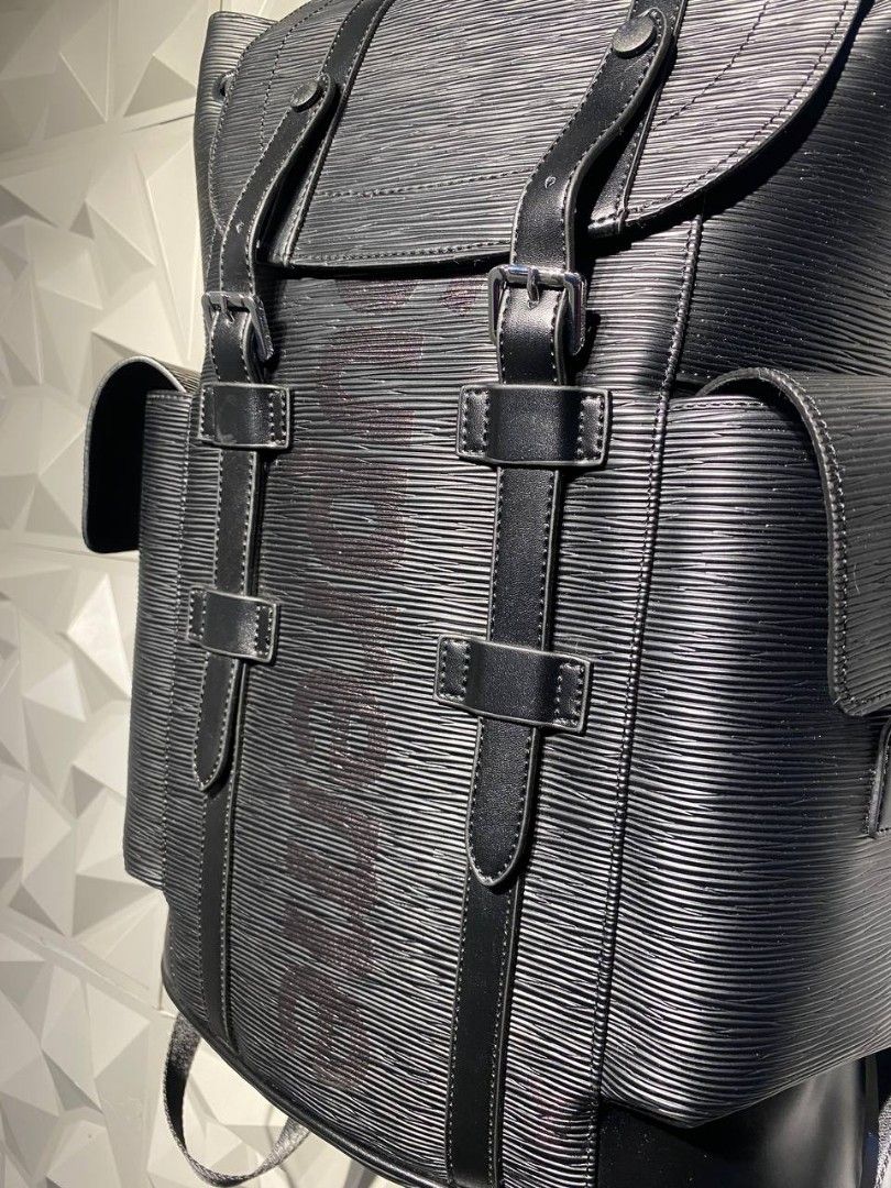 Louis Vuitton x Supreme Backpack (Category: Backpacks) located in Baguio. Submitted by dnjthriftshop (Listing ID 1424899607, Image 3). Description: CODED W/ DUSTBAG NEGOTIABLE.