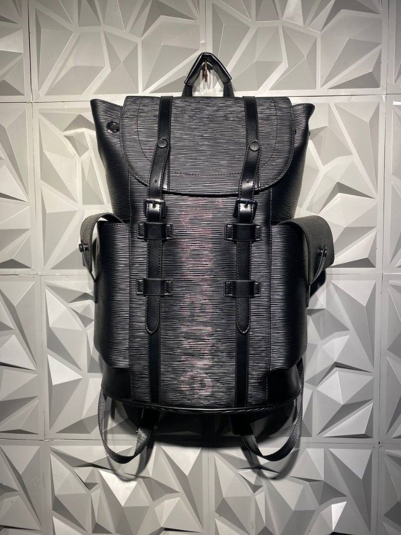 Louis Vuitton x Supreme Backpack (Category: Backpacks) located in Baguio. Submitted by dnjthriftshop (Listing ID 1424899607, Image 2). Description: CODED W/ DUSTBAG NEGOTIABLE.