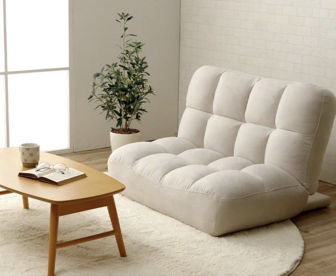 Loungie Floor Sofa bed (Category: Sofas) located in Manila. Submitted by prelovedbyramiah (Listing ID 1425024497, Image 2). Description: Wala ung paa nya pero pede lagyan. Sofa quality makapal.
