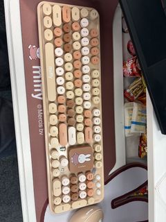 Miffy Retro Round Keyboard and Mouse Set
