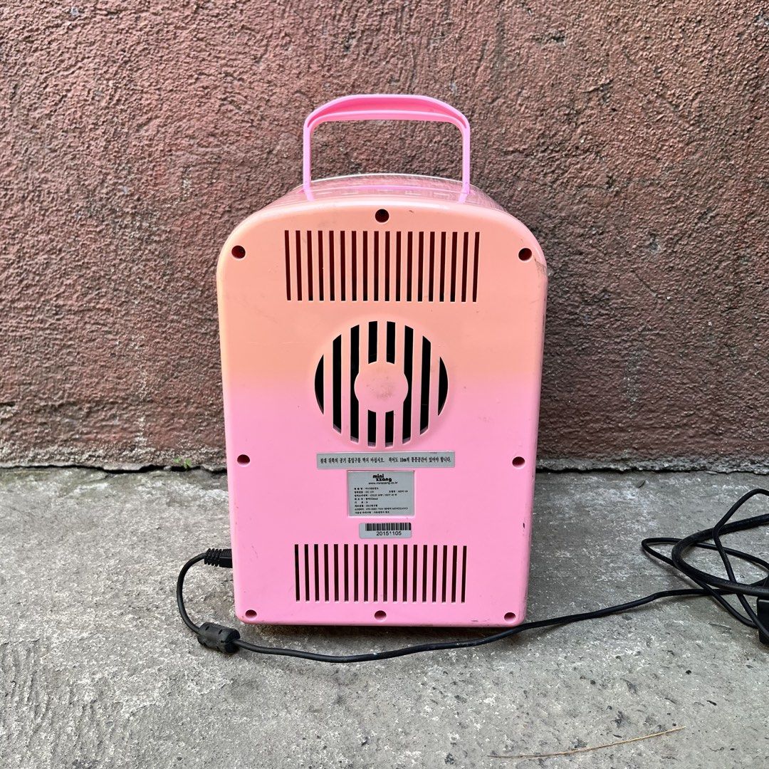 Mini Zzang Pink Polka Dot Mini Fridge (Category: Refrigerators and Freezers) located in San Fernando. Submitted by thethriftwardrobe.ph (Listing ID 1424984570, Image 3). Description: Car Mini ref Working.