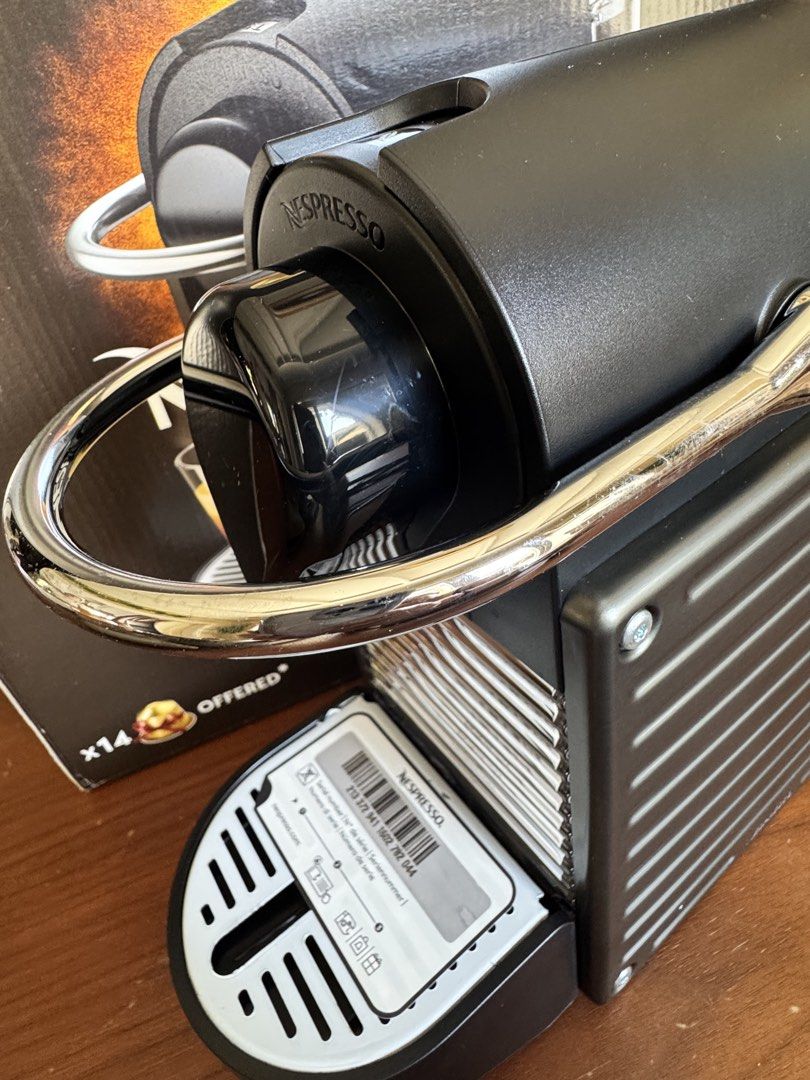 Nespresso Pixie C61 Coffee Machine (Category: Coffee Machines & Makers) located in Muntinlupa City. Submitted by aalabang (Listing ID 1424891285, Image 1). Description: .