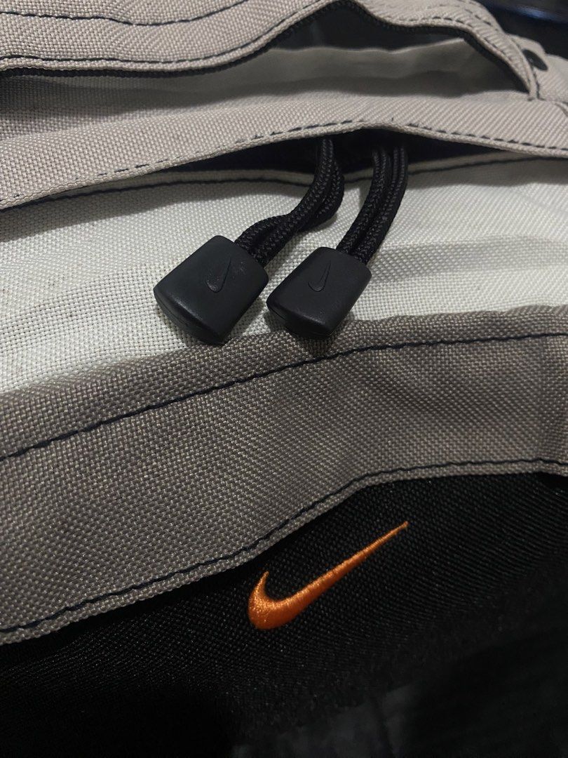 Nike Sling/Waist Bag (Category: Sling Bags) located in General Trias. Submitted by tuffstuff13 (Listing ID 1425032199, Image 3). Description: -Vintage Nike Waist Bag -Travis Scott Vibe Colorway -£49.95 (3,957.52php) on Depop -Like new condition straps -With side pockets and hidden pockets -Issue: Washable stains only.