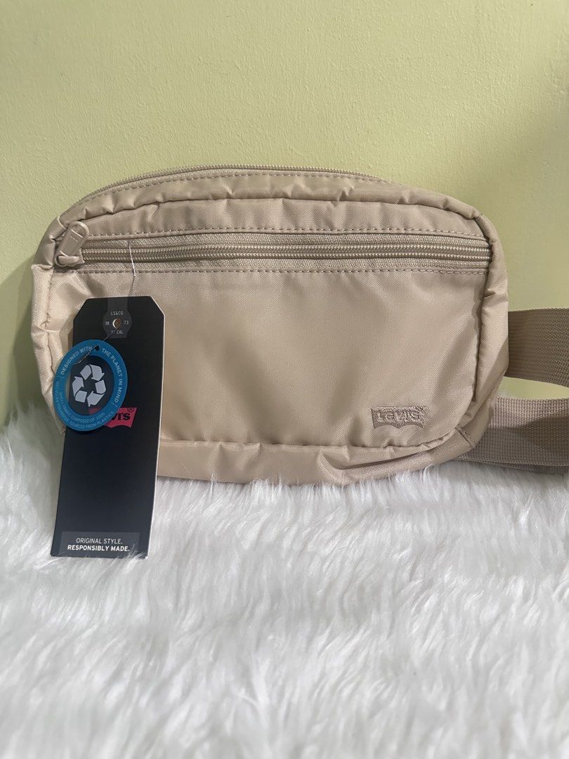 Original LEVIS belt bag (Category: Belt bags, Clutches and Pouches) located in Manila. Submitted by amethyste_ph (Listing ID 1423407220, Image 1). Description: Original LEVIS belt bag - Versatile neutral color - Perfect for everyday use or travel - Authentic LEVIS with tag .