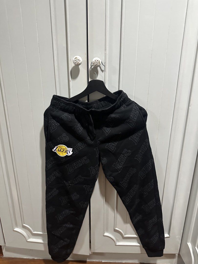original nba lakers jogging pants (Category: Joggers) located in Muntinlupa City. Submitted by chickensaucee (Listing ID 1425021070, Image 1). Description: NBA Lakers jogging pants.