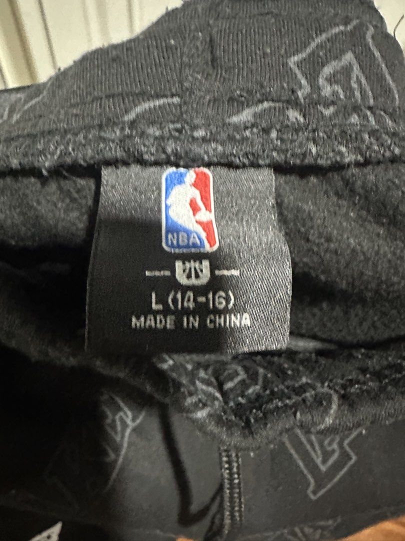 original nba lakers jogging pants (Category: Joggers) located in Muntinlupa City. Submitted by chickensaucee (Listing ID 1425021070, Image 3). Description: NBA Lakers jogging pants.