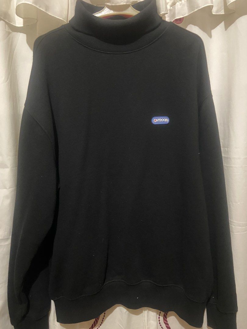Outdoor Products Turtleneck Sweatshirt (Category: Coats, Jackets and Outerwear) located in Don Carlos. Submitted by doubleethrifted (Listing ID 1424937136, Image 1). Description: - Outdoor Products turtleneck sweatshirt - Black color - Made of 100% cotton - Features Outdoor Products logo (front and back) - Classic and comfortable design - Perfect for casual wear.