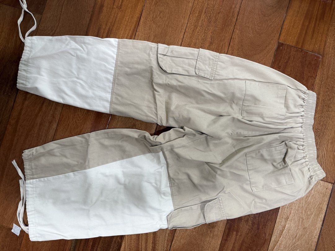 Patchwork Cargo Pants (Category: Other Bottoms) located in Singapore. Submitted by jackandthebeanstalk1234 (Listing ID 1424933796, Image 2). Description: - Baggy patchwork cargo pants - fits M-L .