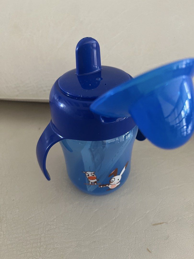 Philips Avent Sippy Cup (Category: Weaning & Toddler Feeding) located in Quezon City. Submitted by joanna_uy (Listing ID 1424895249, Image 2). Description: Original Did not use.