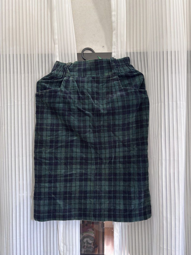 Plaid Corduroy Skirt (Category: Skirts) located in Teresa. Submitted by chibibooh (Listing ID 1424964087, Image 1). Description: Size 22-26 Length 60cm Note: All items needs wash RFS: Need extra funds Gcash/Maribank/Paypal Payment only Shipping: J&T / Grab or Lalamove .