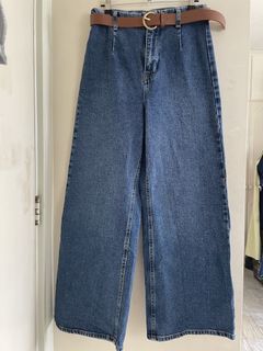 (Category: ) located in . Submitted by ccprelovedclothes (Listing ID 1424962543, Image 1). Description: .