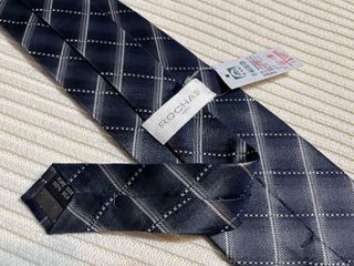 由 suit_up (刊登 ID 1424969192，圖片 1) 提交，位於 的 (類別：)，說明：。
