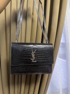 (Category: ) located in . Submitted by mavsthriftstore (Listing ID 1424896258, Image 1). Description: .