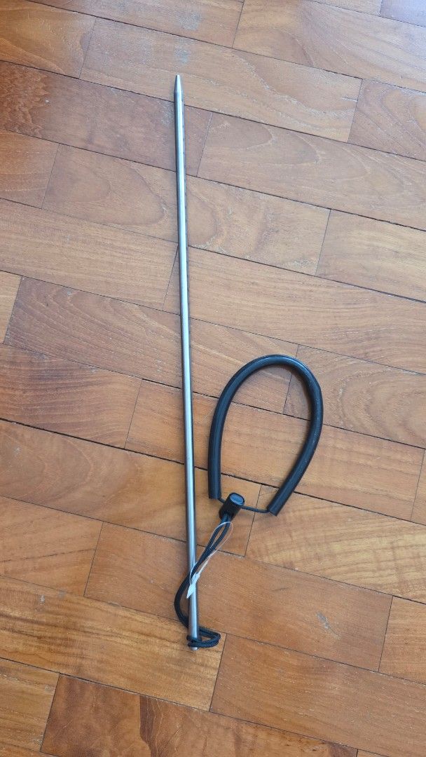 Scuba diving pointer (Category: Other Sports Equipment and Supplies) located in Singapore. Submitted by voguevintage (Listing ID 1424920570, Image 1). Description: giving away as free item if you buy any other diving accessory/gear from my page.