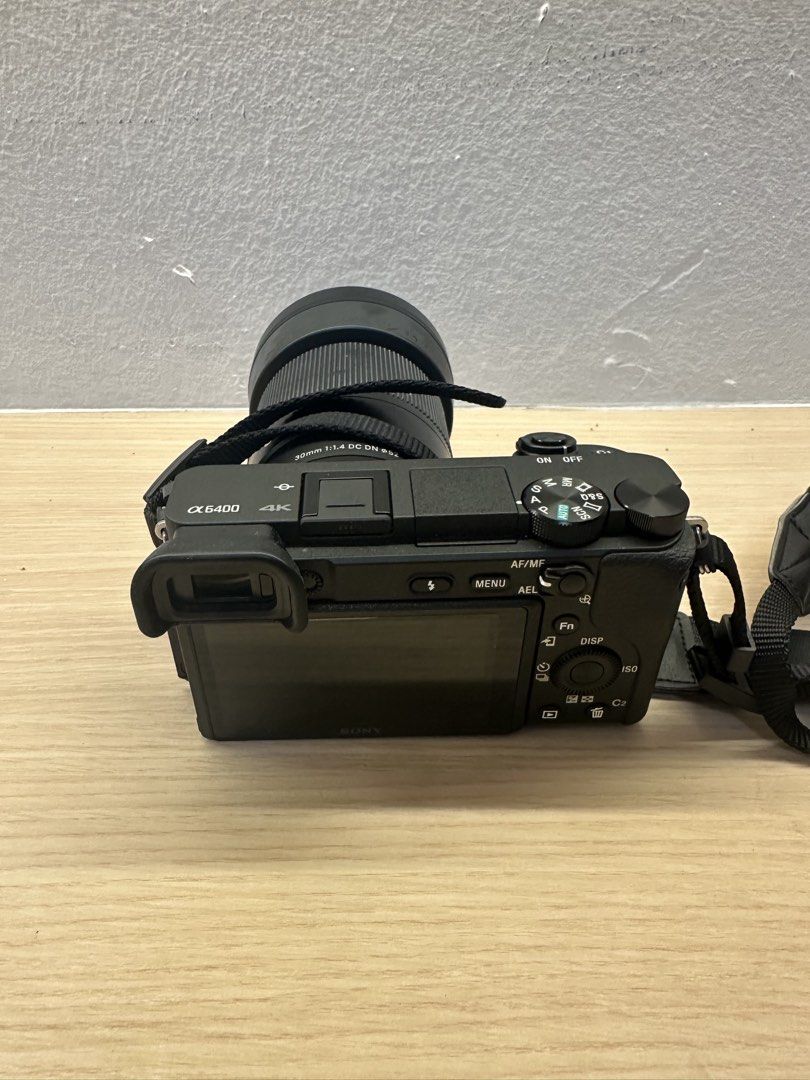 Sony a6400 +sony a550448753155221770240