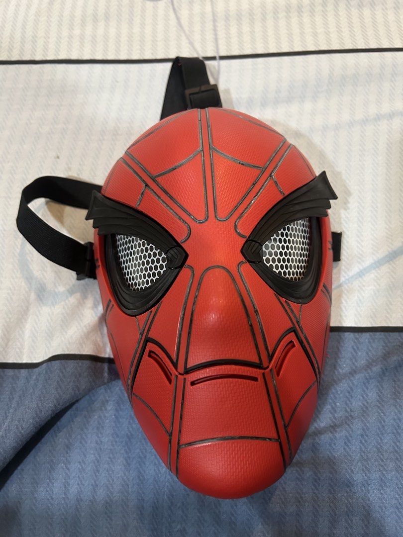 Spiderman Mask (Category: Western Merchandise) located in Manila. Submitted by alainachu (Listing ID 1425038244, Image 1). Description: Spiderman Mask Hasbro -495 pesos Loc: Makati City.