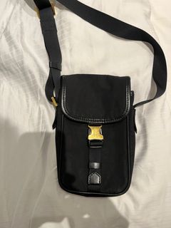 （分類：）位於 。 由 watchsnob 提交（商品編號 1425016625，圖片 1）。簡介： 。