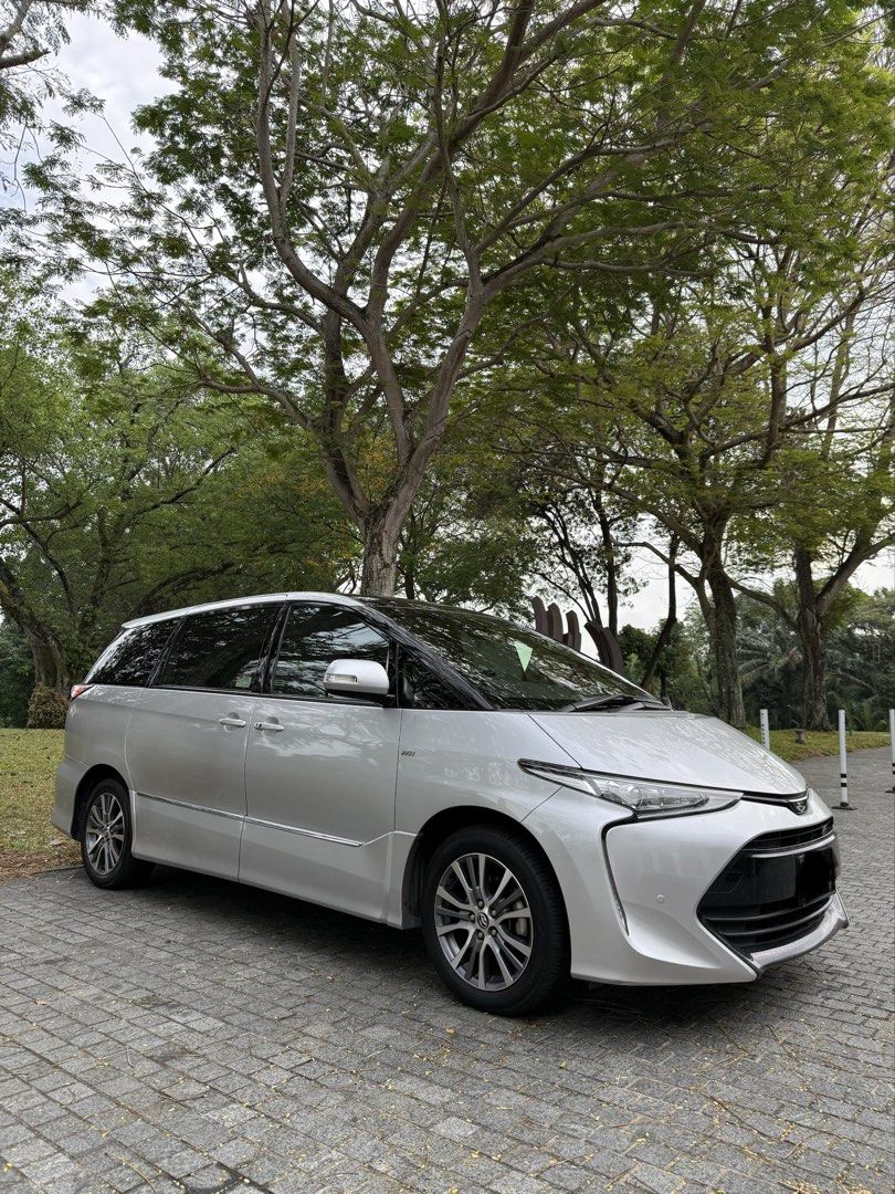 Toyota Previa 2.4 Aeras 7-seater Moonroof Luxury (A) (Category: Used Cars) located in Singapore. Submitted by anpanface (Listing ID 1424933164, Image 2). Description: Direct 2nd owner. Borneo Motor top specs model. Full stock, original Toyota parts and paint. Accident free. Shelter carpark 24/7..