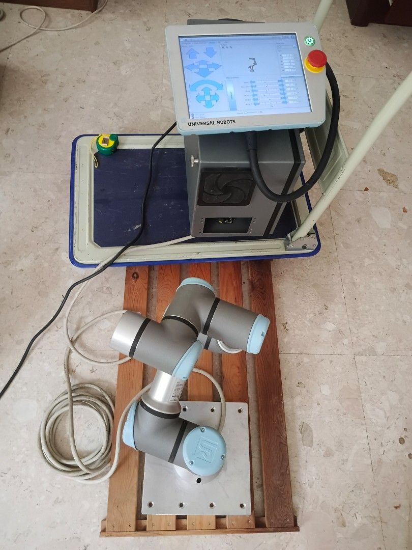 Universal Robots UR5e Robot Arm, Everything Else on Carousell