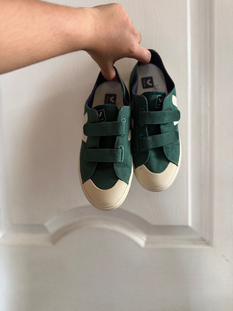 Veja Esplar Velcro Sneakers - Green (Category: Sneakers) located in Taguig. Submitted by iza_in_manila (Listing ID 1424956262, Image 3). Description: Veja Esplar sneakers in green with velcro straps. Features a white toe cap and the iconic Veja logo on the side. The size is EUR 34, US 3, UK 2.5. Made in Brazil. No heel drags since used once only in the office..