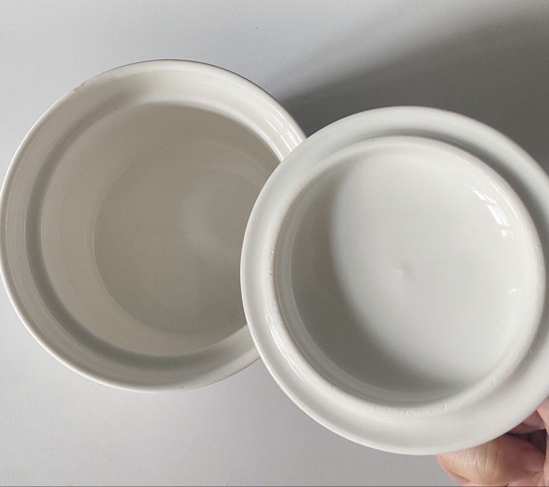 White Ceramic Soup Bowl with Lid446503893683425282