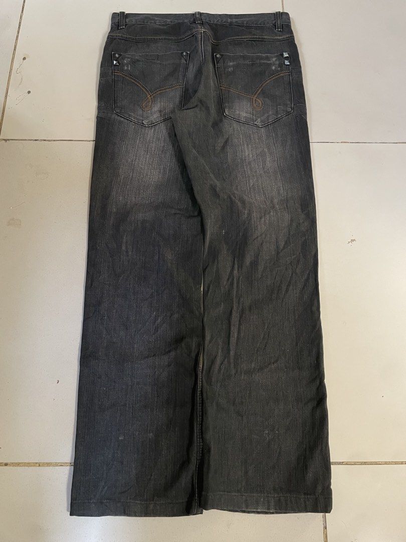 Yishion denim (Category: Jeans) located in Angono. Submitted by i.prayweprosper (Listing ID 1424890900, Image 3). Description: sz 31 on tag.
