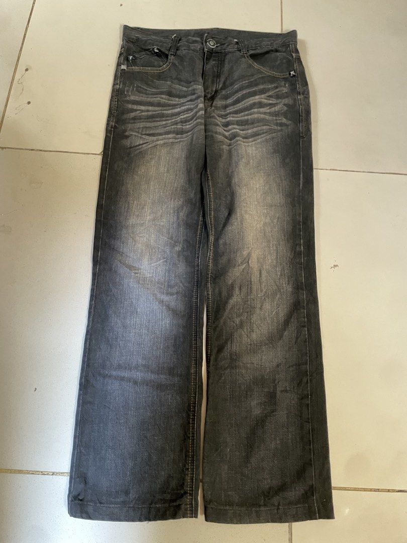 Yishion denim (Category: Jeans) located in Angono. Submitted by i.prayweprosper (Listing ID 1424890900, Image 1). Description: sz 31 on tag.