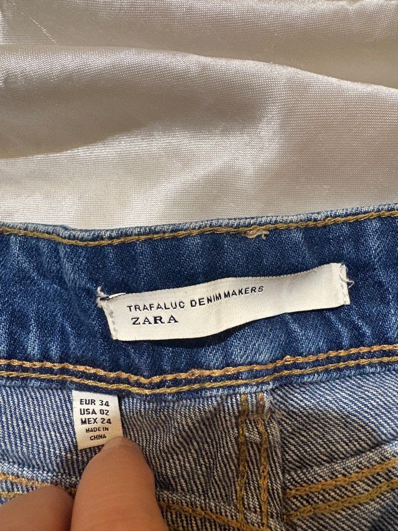 ZARA shorts Trafaluc Collection (Category: Shorts) located in Manila. Submitted by ynnpreloved (Listing ID 1424942423, Image 2). Description: .