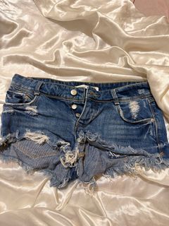 (Category: ) located in . Submitted by ynnpreloved (Listing ID 1424942423, Image 1). Description: .