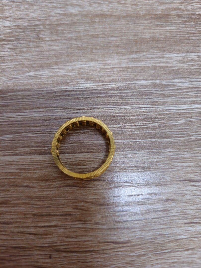 916 Gold Ring (Category: Rings) located in Rawang. Submitted by LeonWong9319 (Listing ID 1425210607, Image 3). Description: Gold double-plate ring 金双盘戒指 5.70gm With Original Receipt.