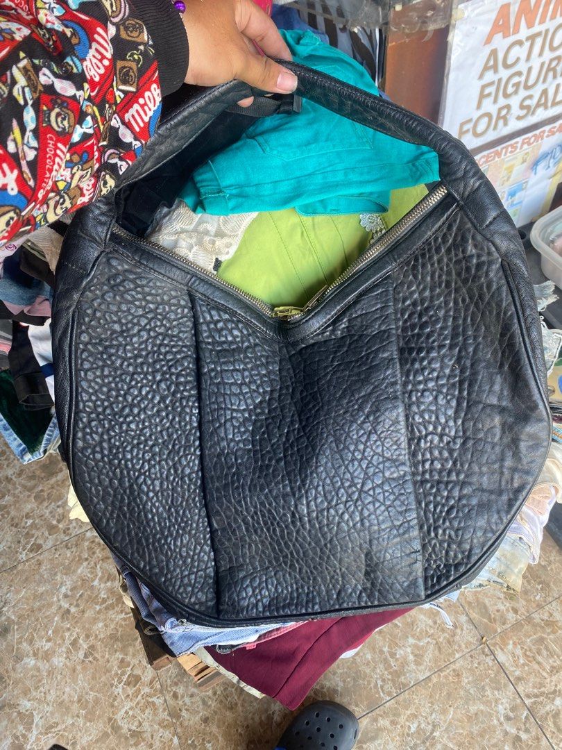 Alexander wang rocco large leather bag (Category: Luxury Bags & Wallets) located in Cavite. Submitted by luxvintagemixbrand999 (Listing ID 1425110688, Image 1). Description: Good condition Minimal sign of used Legit.