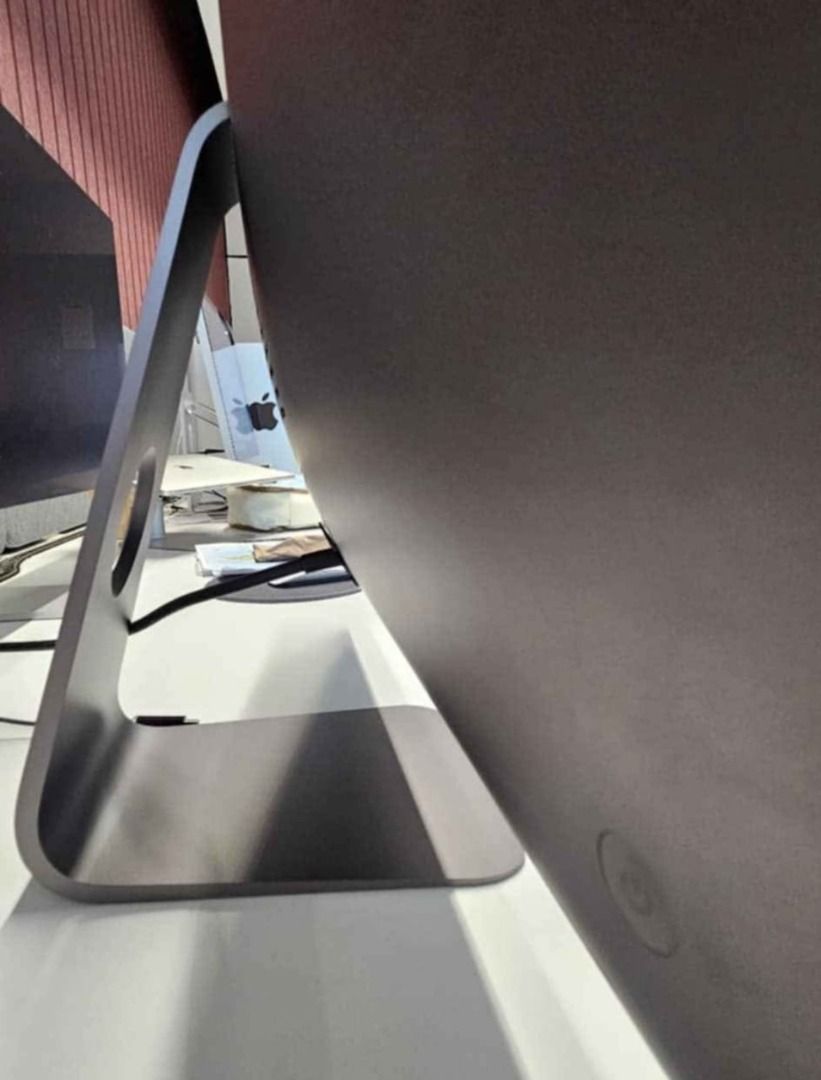 iMac (Category: Desktops) located in Manila. Submitted by mycheapcloset18 (Listing ID 1425163999, Image 3). Description: Apple iMac Pro 27 5K 8-Core Intel Xeon 3.2GHz/32GB//1TB/Radeon Pro Vega 56 Powerful iMac. Bought for 300k. No issue. 100 percent working. Selling for 120k only. Open to swapping to MacBook Pro M4 pro and up. Used for heavy duty workloads in photoshop. - 3.2GHz 8-core Intel Xeon processor - Turbo Boost up to 4.2GHz - 32GB memory