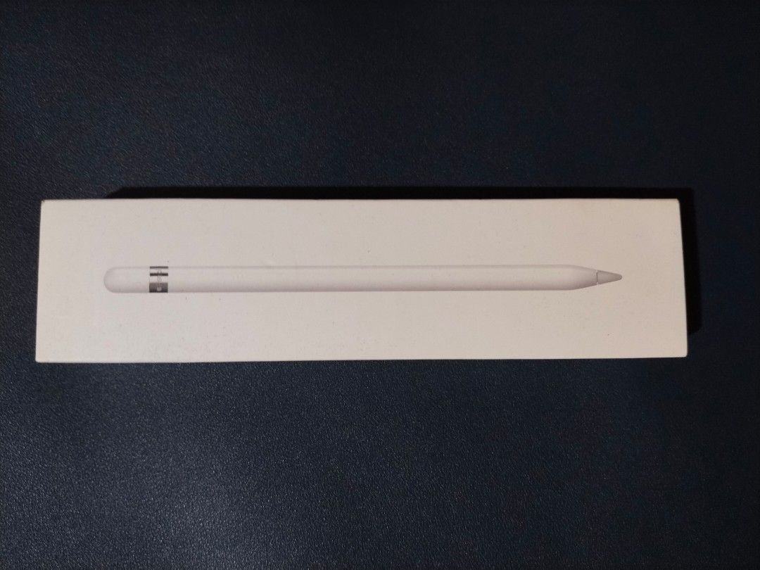 Apple pen & 5 in 1 charger (Category: Other Accessories) located in Cabuyao City. Submitted by ryaneliasc57286 (Listing ID 1425248291, Image 1). Description: .