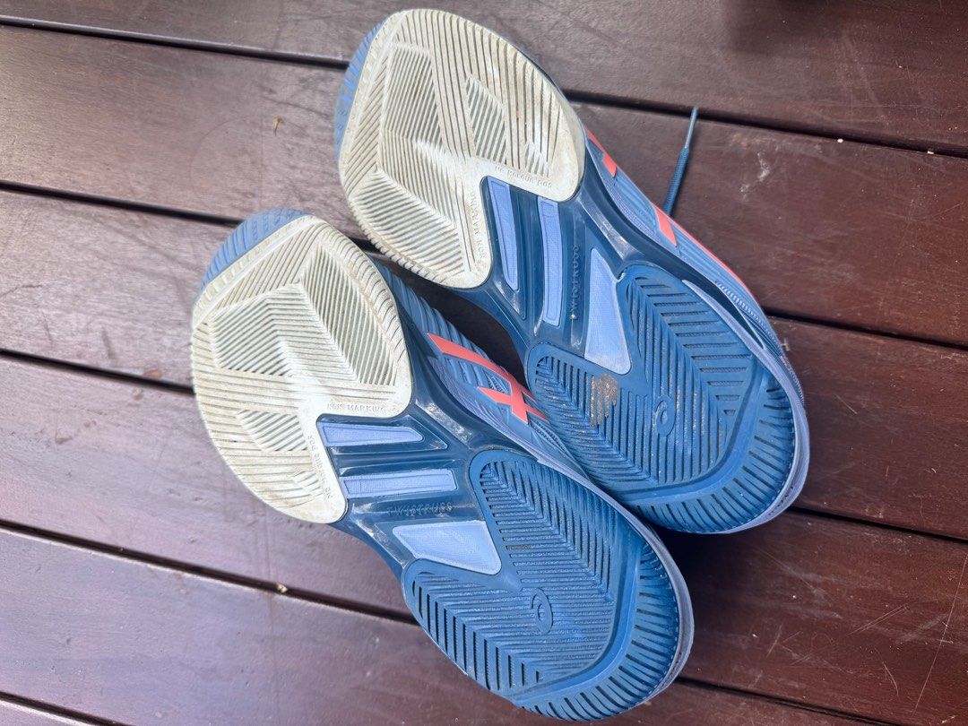 Asics Solution Speed FF2 (Category: Sneakers) located in Singapore. Submitted by lucas_sg (Listing ID 1425137683, Image 2). Description: Asics Solution Speed FF2 shoes. The shoes have rare colorway, blue with orange accents. Perfect for tennis.