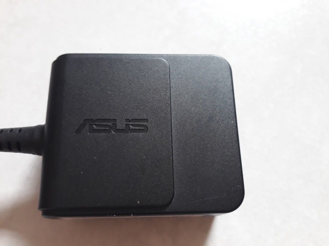 ASUS AC/DC Adapter406003097745510400