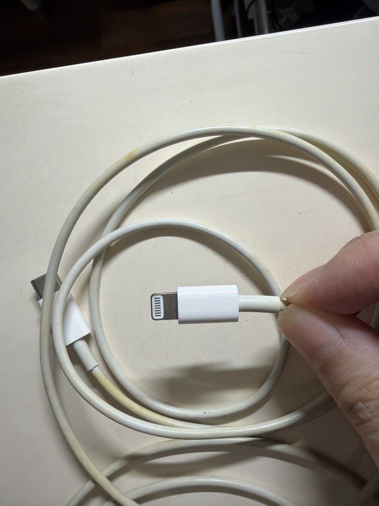 Authentic Apple iPhone lightning Cable442986534147860481