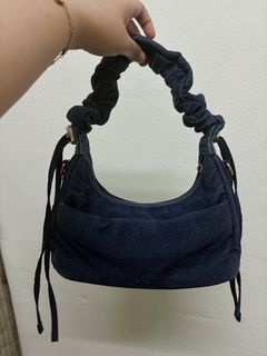(Category: ) located in . Submitted by suha_chan (Listing ID 1425066162, Image 1). Description: .